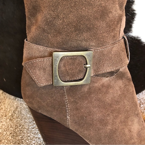 EUC Marco Santi tall knee high medium brown suede boot with buckle wedges 8.5 - Picture 2 of 10